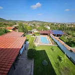 Toplika Летний дом